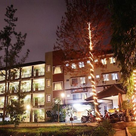 Hotel Lotus Bandung Zewnętrze zdjęcie