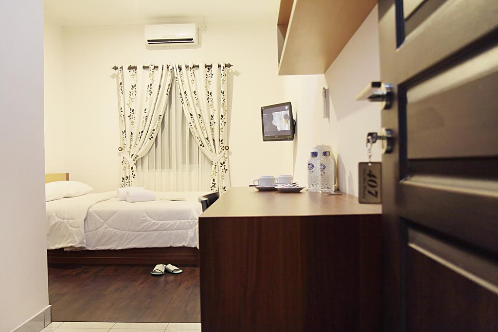Hotel Lotus Bandung Pokój zdjęcie
