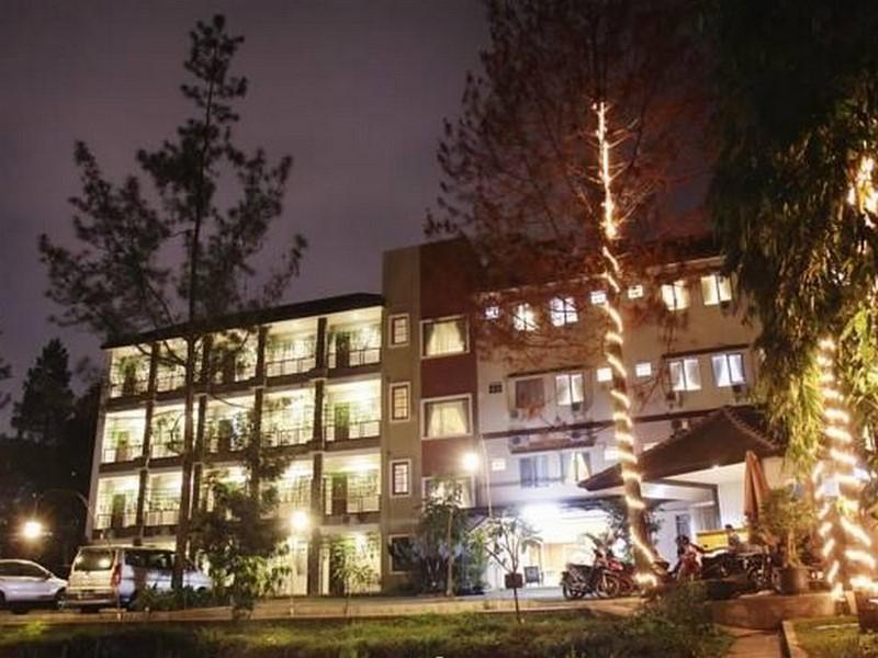 Hotel Lotus Bandung Zewnętrze zdjęcie