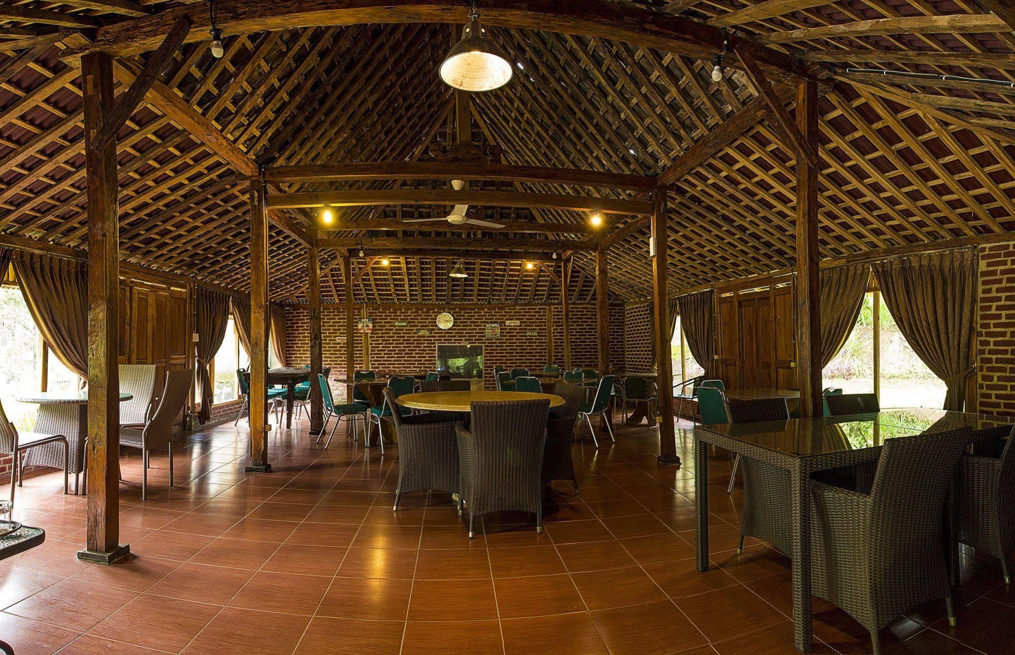 Hotel Lotus Bandung Zewnętrze zdjęcie